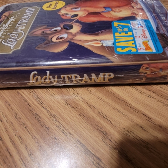 Walt Disney's Masterpiece. LADY AND THE TRAMP - Picture 2 of 7